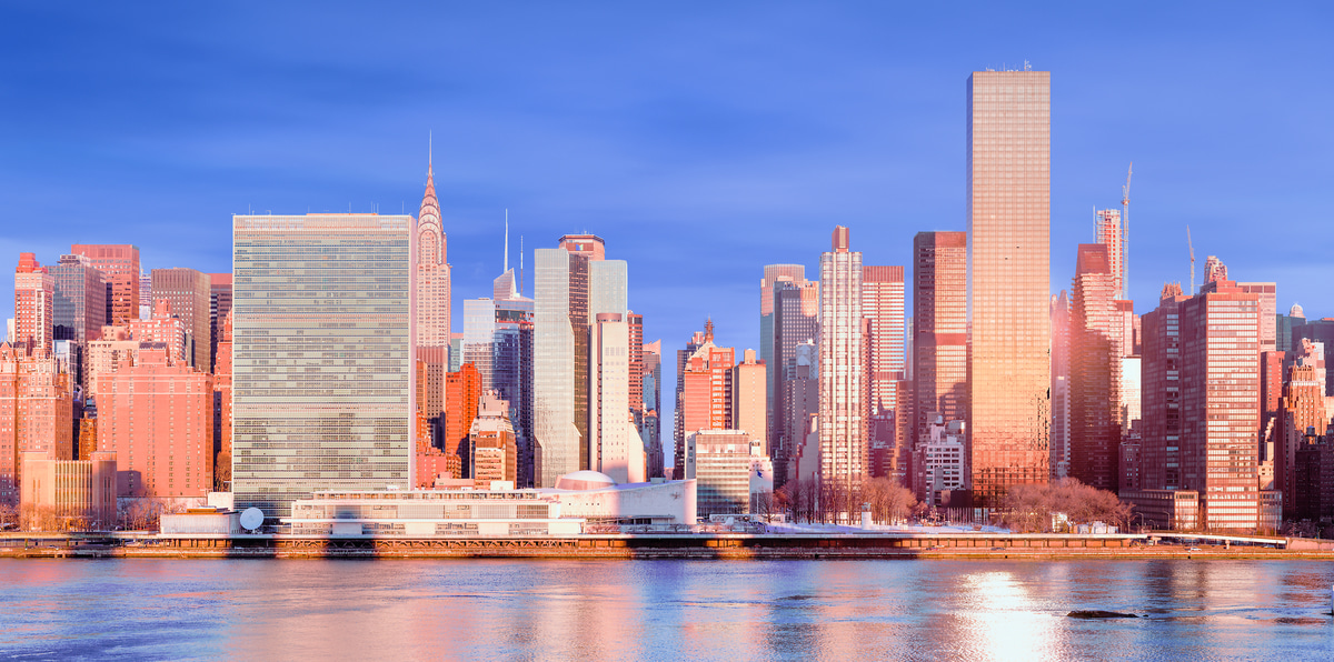 516 megapixels! A very high resolution, large-format VAST photo of the Manhattan cityscape; gigapixel photograph created by Dan Piech in New York City.